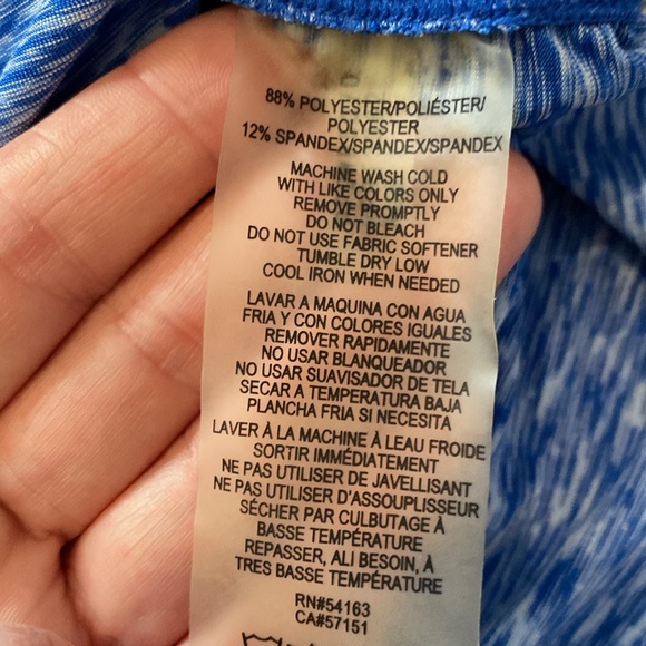 Calvin Klein Performance tee. Size L. Quick dry. Blue. Peekaboo back. - Picture 13 of 13